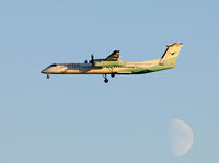 LN-WDI @ CPH - DHC-8-402 LN-WDI and the Moon.CPH 18.10.18 - by leo larsen