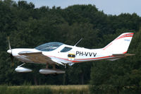 PH-VVV @ EBDT - SportCruiser landing at Schaffen-Diest, old-timer fly-in 2018 - by Van Propeller