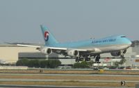 HL7617 @ LAX - about to land at LA - by magnaman
