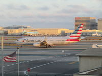 N988NN @ LAX - trundling along at LA - by magnaman