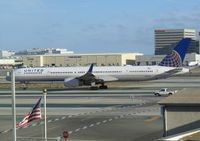 N73860 @ LAX - taxying out at LA - by magnaman