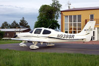 N939SR @ LKPM - 