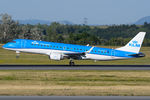 PH-EZF @ VIE - KLM Cityhopper - by Chris Jilli