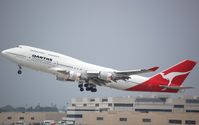VH-OEB @ KLAX - Qantas B744 departing. - by FerryPNL