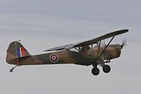 G-BICD @ EGTH - Circuiting the airfield at the Old Warden Race Day 2018 - by Chris Holtby
