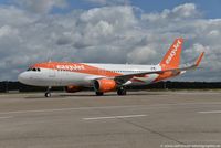 OE-IZP @ EDDK - Airbus A320-214(W) - U2 EZY easyJet Europe - 5648 - OE-IZP - 24.09.2018 - CGN - by Ralf Winter