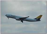 N330QT @ SUMU - Take off from SUMU - by Amilcar Carriqui Duarte