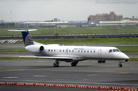 N13913 @ KLGA - Embraer ERJ-145LR (EMB-145LR) - United Express (ExpressJet Airlines)   C/N 145438, N13913