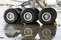 N2748U @ KSFO - First rain of the season. SFO 2018. - by Clayton Eddy