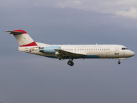 OE-LFH @ EGSH - Landing