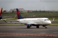 N269SY @ KLGA - Embraer 175LR (ERJ-170-200LR) - Delta Connection (SkyWest Airlines)  C/N 17000727, N269SY - by Dariusz Jezewski www.FotoDj.com