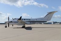 M-CRAO @ EDDK - Raytheon B300 King Air 350 - Dr August Oetker AG - FL-515 - M-CRAO - 11.09.2017 - CGN - by Ralf Winter