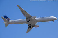 N68061 @ KEWR - Boeing 767-424/ER - United Airlines  C/N 29456, N68061