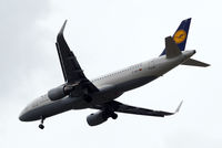 D-AIZY @ EGLL - D-AIZY   Airbus A320-214(SL) [5769] (Lufthansa) Home~G 22/05/2016. On approach 27R. - by Ray Barber