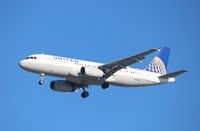 N495UA @ KORD - Airbus A320-232