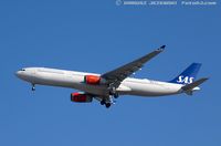 LN-RKR @ KEWR - Airbus A330-343 - Scandinavian Airlines - SAS  C/N 1660, LN-RKR