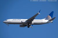 N33284 @ KEWR - Boeing 737-824 - United Airlines  C/N 31635, N33284