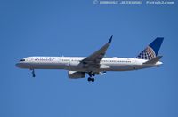 N14121 @ KEWR - Boeing 757-224 - United Airlines  C/N 27563, N14121 - by Dariusz Jezewski www.FotoDj.com