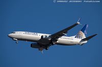 N18243 @ KEWR - Boeing 737-824 - United Airlines  C/N 28806, N18243 - by Dariusz Jezewski www.FotoDj.com