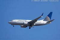 N25705 @ KEWR - Boeing 737-724 - United Airlines  C/N 28766, N25705 - by Dariusz Jezewski www.FotoDj.com