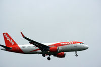 G-EZGX @ EKCH - G-EZGX landing rw 04L