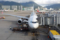 B-HLB @ VHHH - At Hong Kong - by Micha Lueck