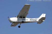 N2409E @ KFRG - Cessna 172S Skyhawk  C/N 172S10552, N2409E