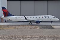 N289SY @ KBOI - Parked in front of the Skywest maintenance hangar.