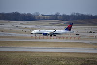 N101DU @ CVG - Airbus A220 going to Dallas DFW - by Christian Maurer