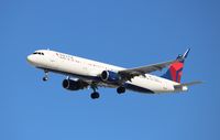 N318DX @ KLAS - Airbus A321-211 - by Mark Pasqualino