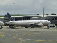 N2748U @ NZAA - awaiting peeps at AKL - by Magnaman