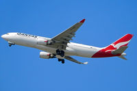 VH-EBB @ YSSY - At Mascot - by Micha Lueck