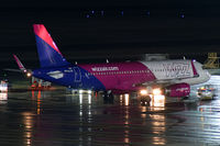 HA-LYX @ VIE - Wizzair Airbus A320 - by Thomas Ramgraber