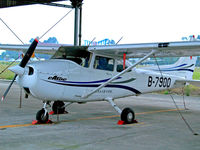 B-7900 @ ZUGH - B-7900   Cessna 172R Skyhawk [172-81292] (Civil Aviation Flight University China) Gaunghan~B 20/10/2006 - by Ray Barber