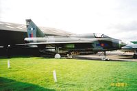 XS417 - Newark Museum 4.10.2001 - by leo larsen