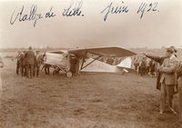 G-ABDI - Georges Hanet (foreground) is watching his Puss Moth during the Rallye of Lille in June 1932. - by Coll. D. Neyt