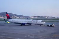 N906DN @ KSFO - SFO 2019. - by Clayton Eddy