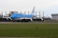 PH-BFT @ EHAM - KLM B744 lining-up - by FerryPNL