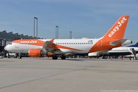 OE-IZS @ EDDK - Airbus A320-214 - U2 EZY easyJet Europe - 3945 - OE-IZS - 17.10.2018 - CGN - by Ralf Winter