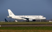 D-AIQS @ NWI - Arriving at Norwich in the white star alliance livery
she will be repainted into the new Lufthansa livery - by AirbusA320
