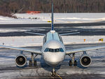 D-AIUM @ ESSA - arriving at the gate - by Friedrich Becker