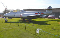 VZ634 @ X4WT - Gloster Meteor T.7 at Winthorpe.