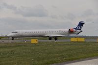 EI-FPG @ EDDL - Bombardier CL-600-2D24 CRJ-900LR - SK SAS SAS Scandinavion Airlines - 15406 - EI-FPG - 28.10.2018 - DUS - by Ralf Winter