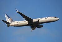 N37293 @ KSAT - Boeing 737-824