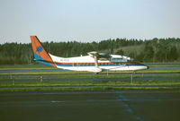 SE-KLO @ ARN - Stockholm Arlanda 9.11.1990 - by leo larsen