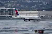 N885DN @ KSFO - SFO 2019.
