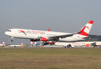 OE-LAT @ LOWW - Austrian Airlines Boeing 767