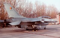 FB-17 @ EBBE - F-16B.SPOTTERSDAY.1996-01. - by Robert Roggeman