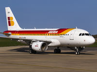 EC-KBX @ EGSH - Taxiing to Stand 6...
