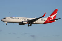 VH-VXH @ YSSY - finals to two-five - by Bill Mallinson